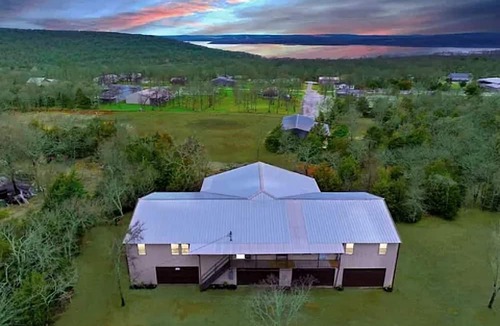 Cookson House | Unique Loft Rental with Access to Spacious Deck and Games Room for an Amazing Getaway by Tenkiller Ferry Lake in Oklahoma