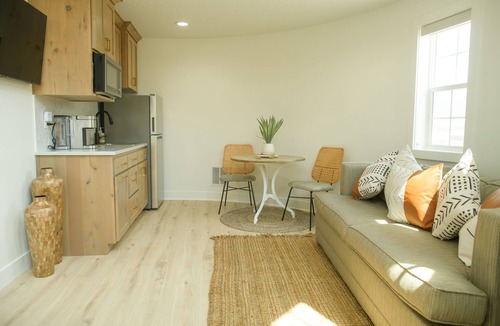 Lava Hot Springs Cabin | Unique stay in a modern grain bin home 2 miles from the famous hot pools!
