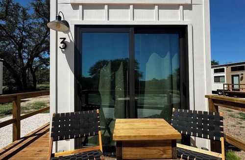Johnson City House | Unit #3 - Modern Tiny Home in the heart of Texas Wineries