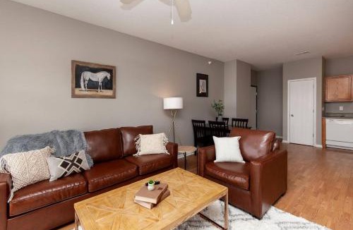 Ames Apartment | University Suite + Pool + Gym