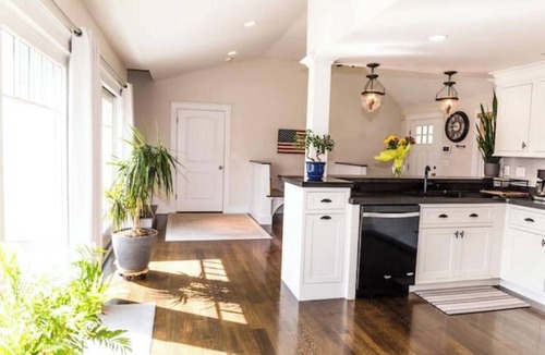 Sagamore Beach House | Unwind at this Upscale Cape Cod Retreat