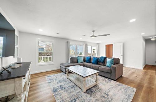 Bermuda Beach House | Unwind in beachside comfort with gorgeous views