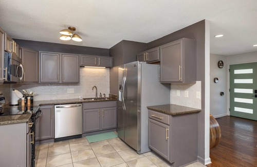 Waxhaw House | Unwind in Waxhaw - 15 minute Stroll to Downtown!