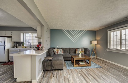Pottawattamie County Apartment | Updated 1 Bedroom Apartment A Stone's Throw From Downtown Omaha