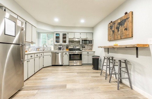 Post Falls House | Updated 2-bedroom bungalow overlooking the river with fire pit in Post Falls
