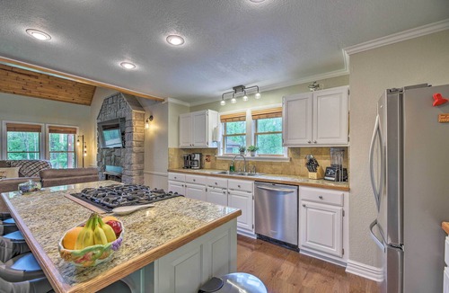 Calico Rock Cabin | Updated Cabin on White River by Boat Landing!