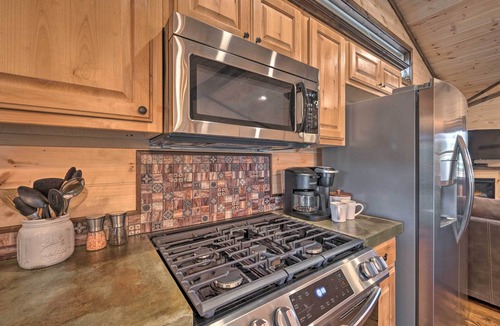Big Cedar Cabin | Updated Cabin w/Fire Pit: 2 Mi to UTV & Hike