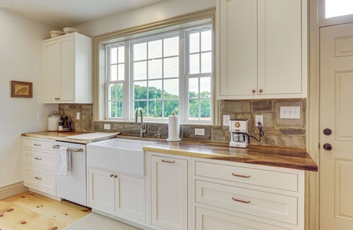 Middletown House | Updated Farmhouse < 2 Mi to Historic Middletown!