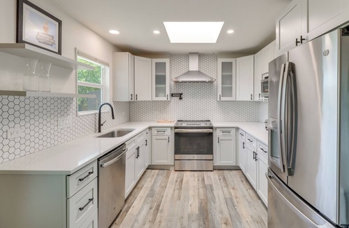 Manchaca House | Updated MCM Hill Country Charmer 14 Mi to Dtwn ATX