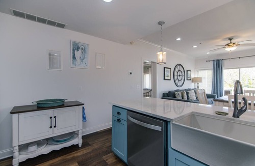 Edisto Island Condo | Updated Second Floor Condo w/Free Pool Access; Direct Beach Access; Cable TV/WiFi Access