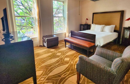 Downtown Detroit House | Upper-Level Suite, w/in a 15-min walk to all sports, entertainment & conf venues