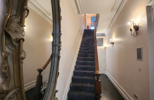 Downtown Detroit House | Upper-Level Suite, w/in a 15-min walk to all sports, entertainment & conf venues