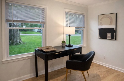 Bolton House | Upper Westside Retreat House 2 bedroom Backyard Covered Parking
