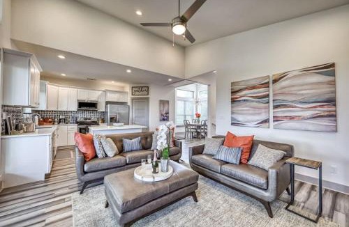 Point Venture House | Upscale 5BR Home on Lake Travis with HotTub & Lake Views