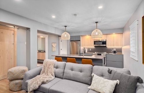 Duluth Apartment | Upscale Duluth Suite/15 minute drive to Canal Park/Easy Parking/Quiet Area