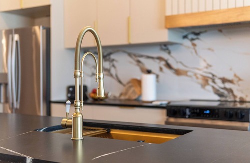 North Houston House | Upscale Houston 3BR I Gated Parking I EV I Extended Stay I Greater Heights