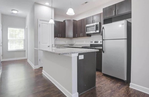 Pineville House | Upscale King 3BR Townhouse in Pineville!