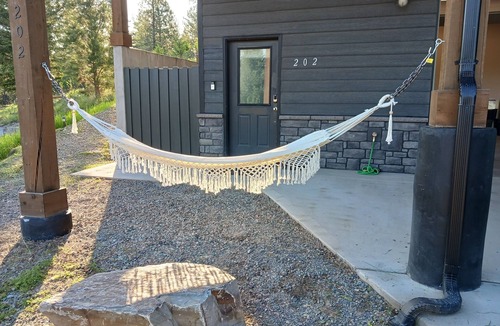 Rexford House | Upscale Lake House! 2 King Master Suites! Kayaks,Bikes,Basketball,EV/RV plug-in!