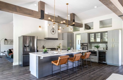 West Oak Hill House | Upstay—Stunning 10 acres Farmhouse w/Private Pool