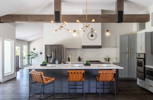 West Oak Hill House | Upstay—Stunning 10 acres Farmhouse w/Private Pool