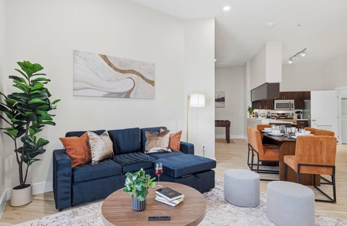 Cityplace Apartment | Uptown 2BR Shops, Dining, Katy Trail, Parking