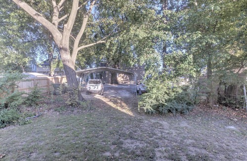 Uptown House | Uptown Chic- 2bd/1.5ba by St Jude/Medical District/Downtown