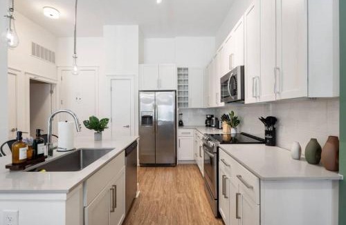 Second Ward Apartment | Uptown Haven - Free Parking, Pool, Walkable
