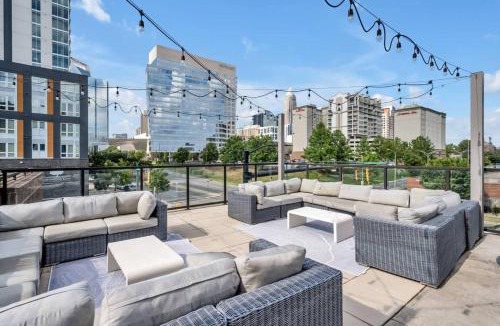 Second Ward Apartment | Uptown Haven - Free Parking, Pool, Walkable