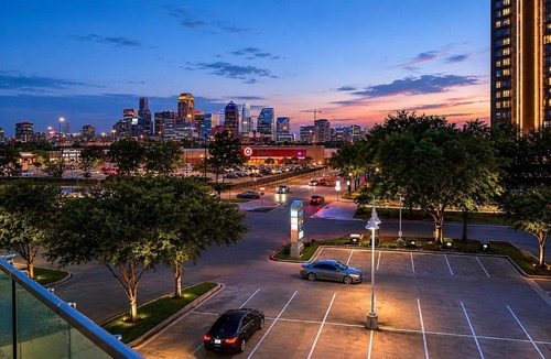 Cityplace Apartment | Uptown Luxe Stay Dallas Skyline View Balcony