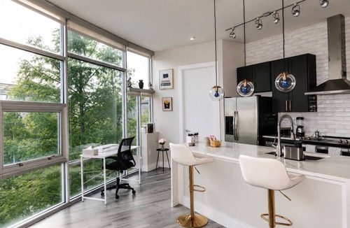 Cityplace Apartment | Uptown Luxe Stay Dallas Skyline View + Balcony