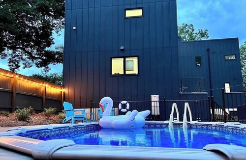 Charlotte House | Uptown Luxury Retreat w/Private Pool & rooftop