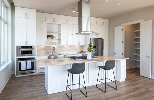 Uptown Apartment | Uptown Two Bedroom Suite with Full Kitchen & Walkable Charm