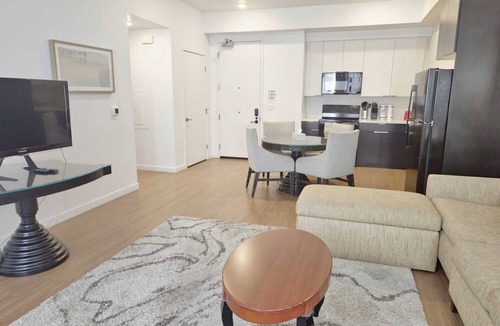 Little Tokyo House | Urban Escape Warm & Stylish 1-Bedroom Apart-Hotel