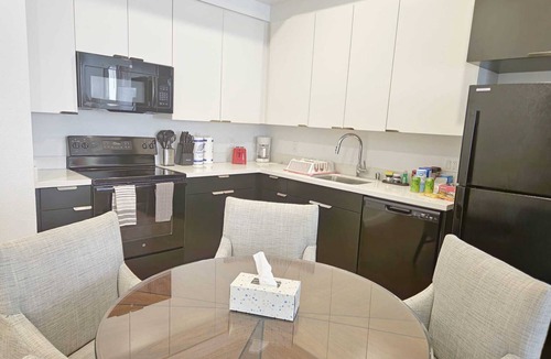 Little Tokyo House | Urban Escape Warm & Stylish 1-Bedroom Apart-Hotel