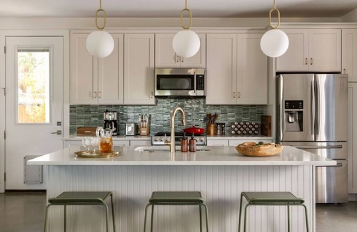 Govalle House | Urban retreat w/Spa, Movie, Mini-Golf in DT/6th St