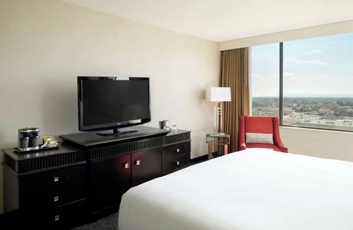 Little Tokyo Hotel | Urban Stay w/Skyline Views Near Union Station – Stunning Views of the City