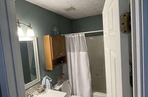 Willoughby Hills Resort | Private room ∙ 1 guest