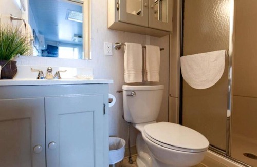 Thompson Square - Bunker Hill Other | Unique rental ∙ 1 bedroom ∙ 2 guests