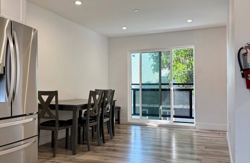 Downtown Los Angeles House | USC Private Suite & Bath/Long-Term/Utilities, Wi-Fi & Laundry Incl. 4m to campus