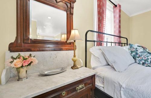 Huntsville Bed & Breakfast | Valley House B and B Valley Suite