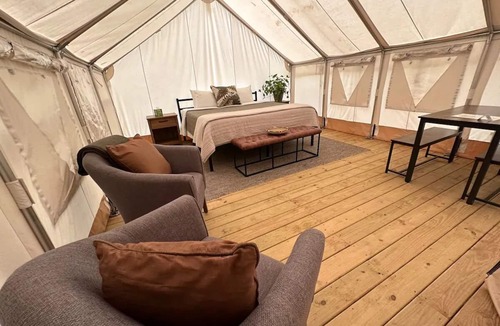 Cuyahoga Falls RV Rental | Valley Overlook, Peninsula, Ohio - Glamping Tent P10