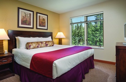 Canmore Resort | Valleys, meadows, rivers, and gorgeous lakes!