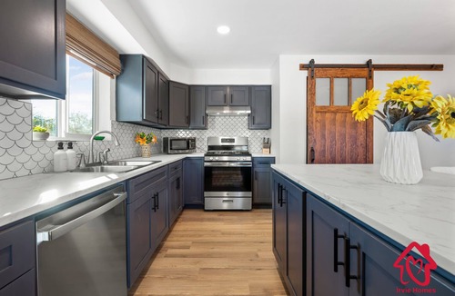 North Valley House | ValleyVibe: Modern Comfort in North Valley - an Irvie Home