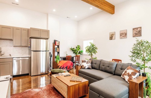 Sheridan Apartment | Vaulted Den | Chic Central 1BR + Fireplace