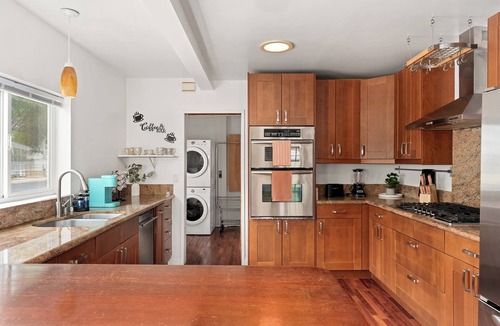 Venice Villa | Venice Beach Haven w/Backyard 4BR, Near Ocean, Golf Course, Parks