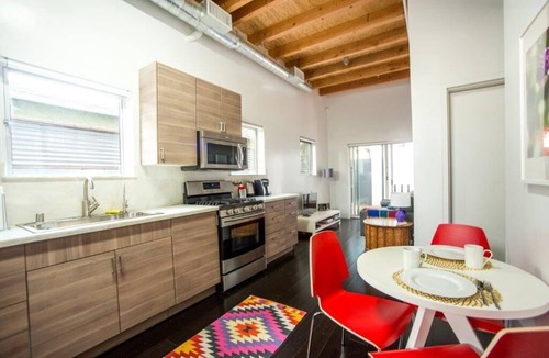 Del Rey House | Venice Beach House Modern Getaway Easy Parking Best Location