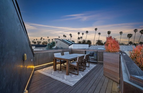 Venice House | Venice/Pool/Hot Tub/BBQ/Home Theater