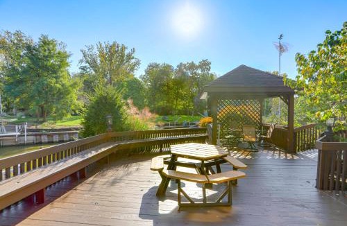 Vermilion House | Vermilion River Home with Hot Tub and Private Dock!