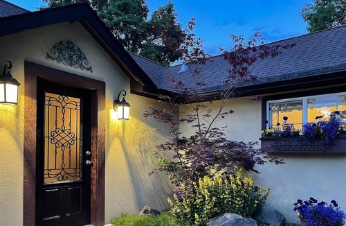 Garden District House | ViaLago Charming Mediterranean Villa with Sunny Courtyard in Downtown Coeur