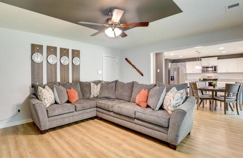 Elliott House | 'Vibe Villa' w/Backyard ~ 8 Mi to Shaw AFB!